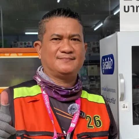 พี่บอย ไรเดอร์ ผู้ใช้งานตู้อบหมวกกันน็อค NocCare