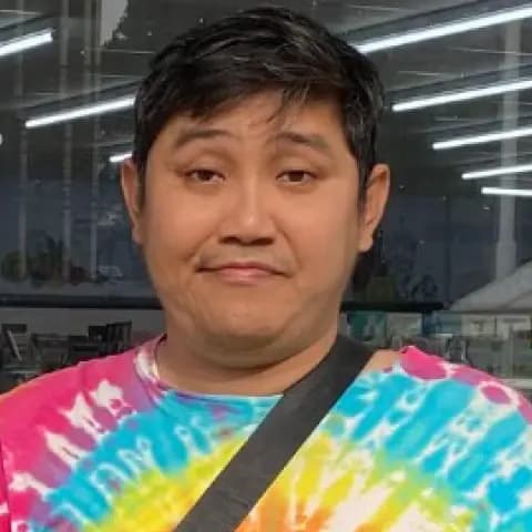 คุณพงศ์ ฟรีแลนซ์ ผู้ใช้งานตู้อบหมวกกันน็อค NocCare